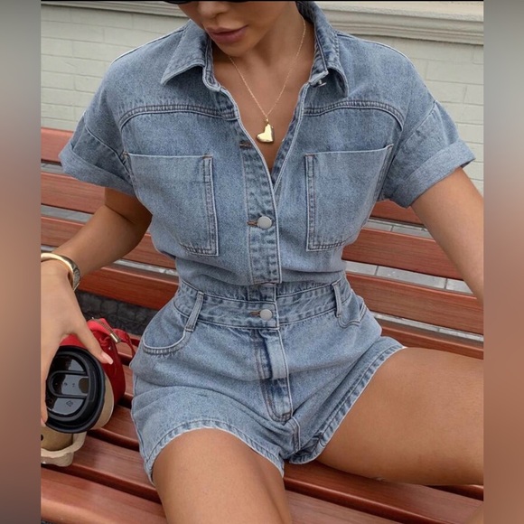 🔵”NWOT” CURVY LightWASH Denim Romper - Picture 6 of 13